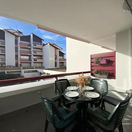Apartment Avec Piscine, Terrasse Et Parking A Capbreton, Proche Du Port - Fr-1-413-198 Capbreton