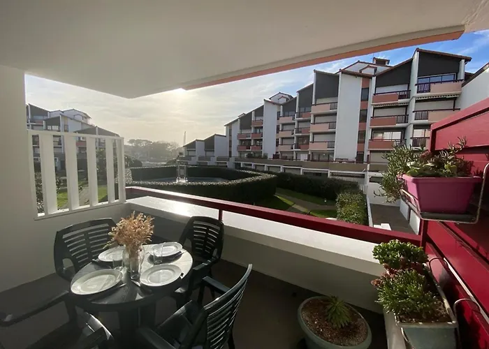 Avec Piscine, Terrasse Et Parking A Capbreton, Proche Du Port - Fr-1-413-198 Appartement *